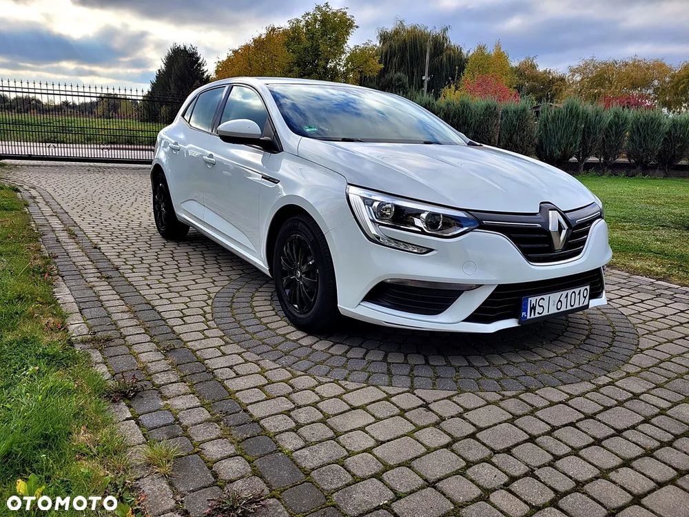 Renault Megane 2019 photo 2