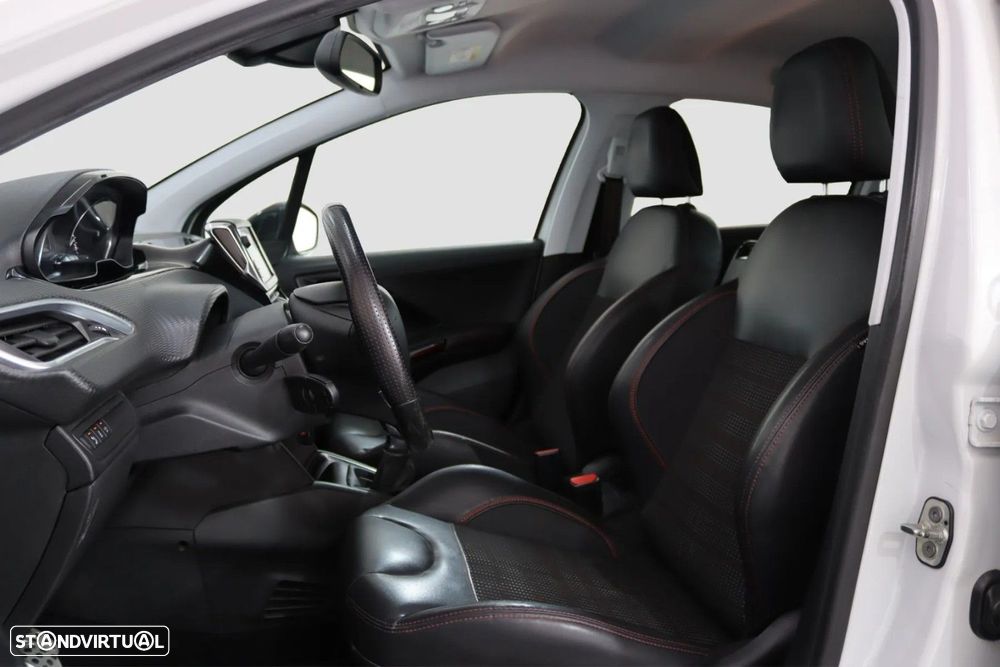 Peugeot 208 1.2 PureTech GT Line - 11