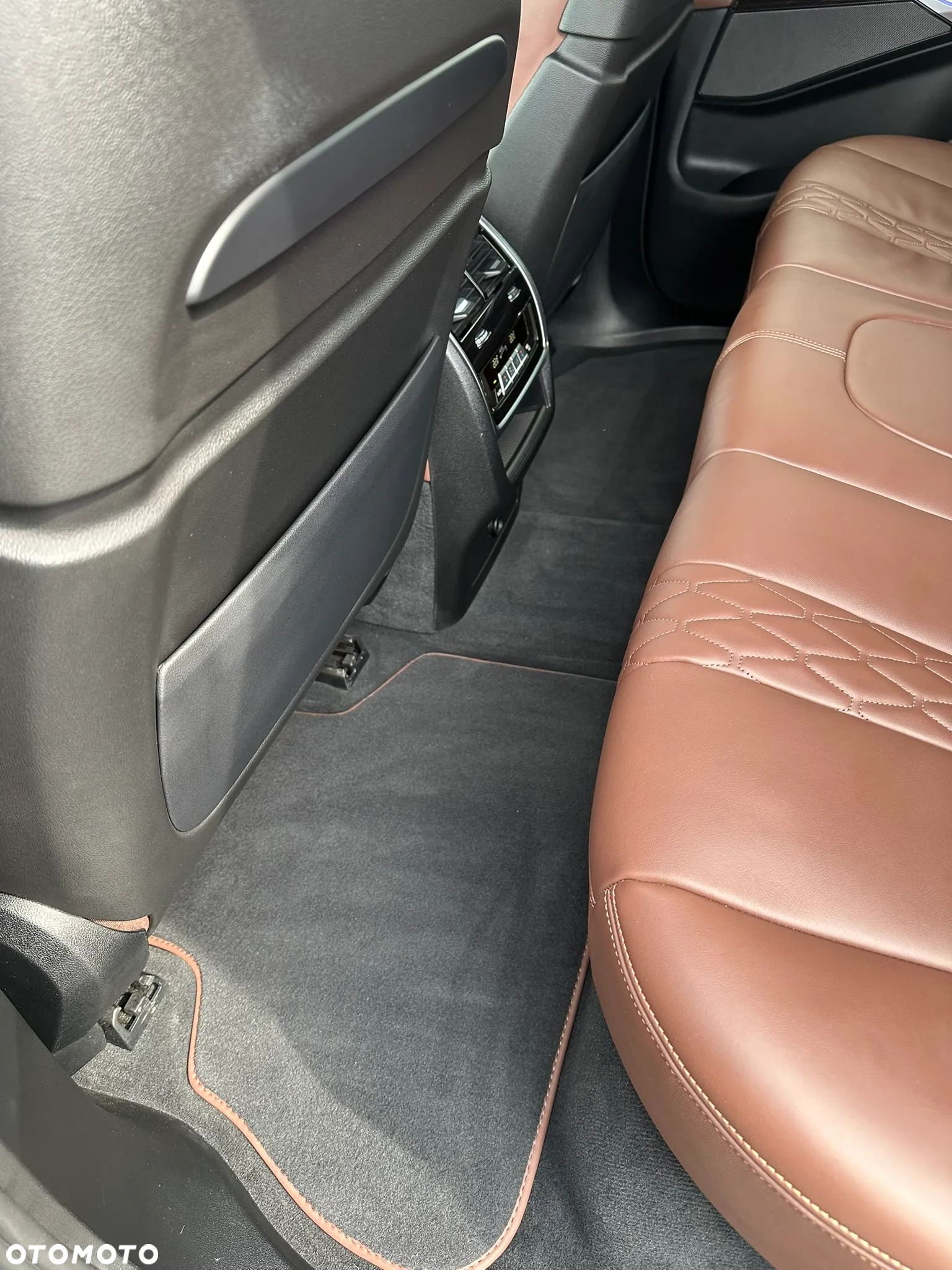 BMW X5 M M50d - 10