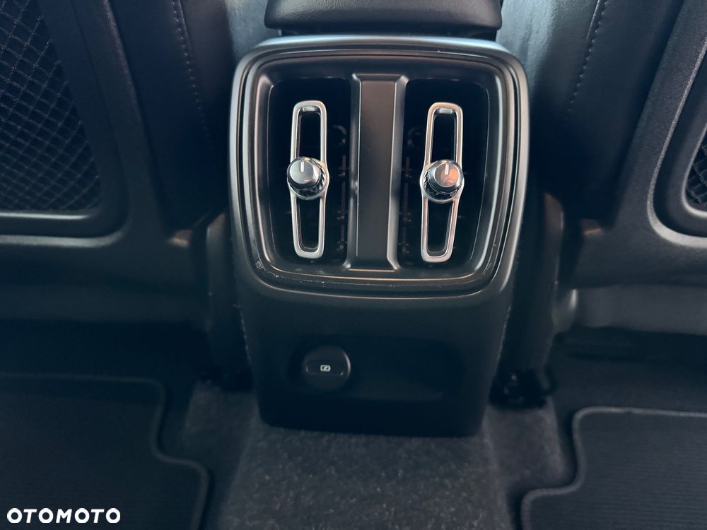 Volvo XC 40 T3 Geartronic RDesign - 27