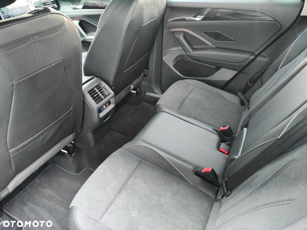 Volkswagen Tiguan - 11