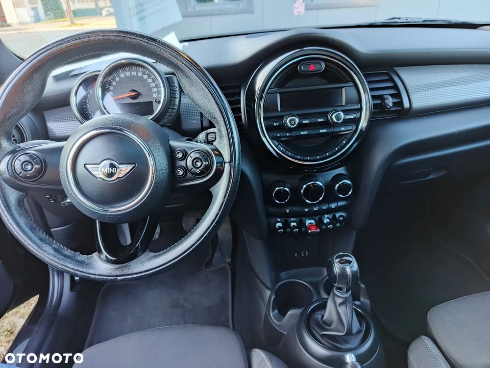 MINI Cooper Standard - 10