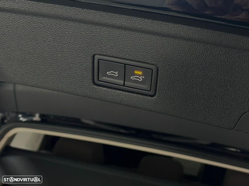 VW Touareg 3.0 TDI V6 Elegance Plus - 42