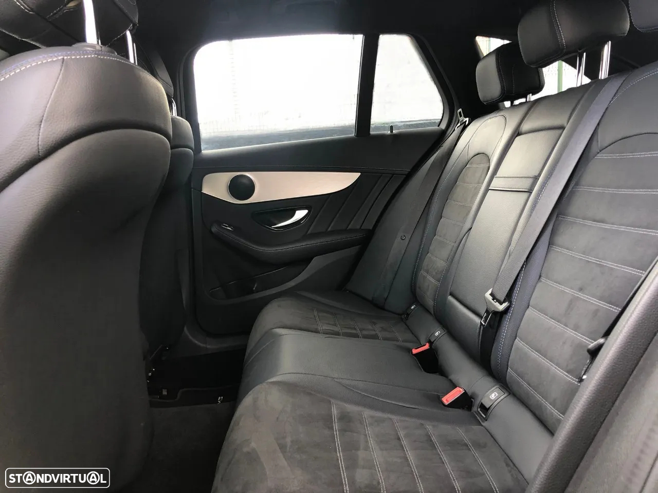 Mercedes-Benz C 300 de AMG Line - 12