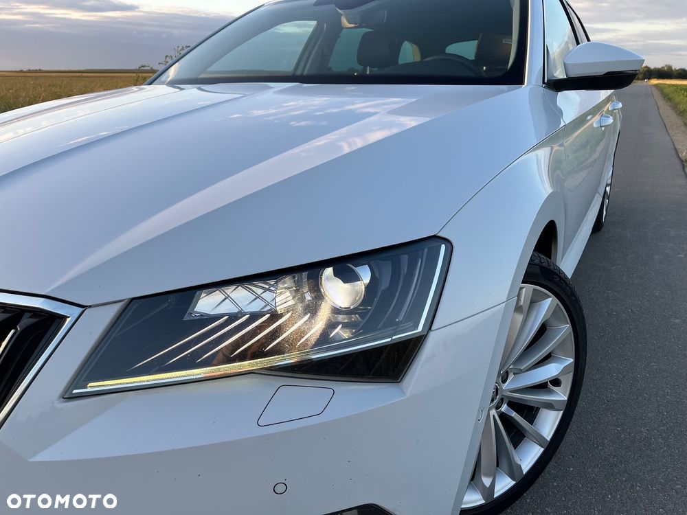 Skoda Superb 2.0 TDI Premium Edition - 2