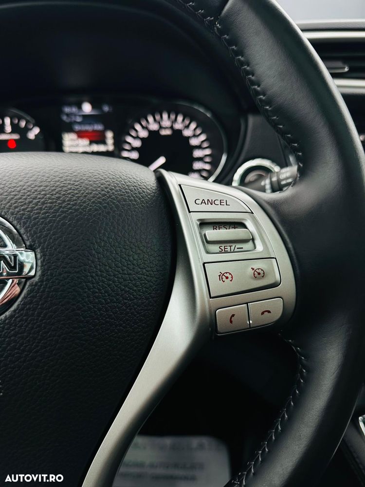 Nissan Qashqai 1.6 DCI Xtronic TEKNA - 33