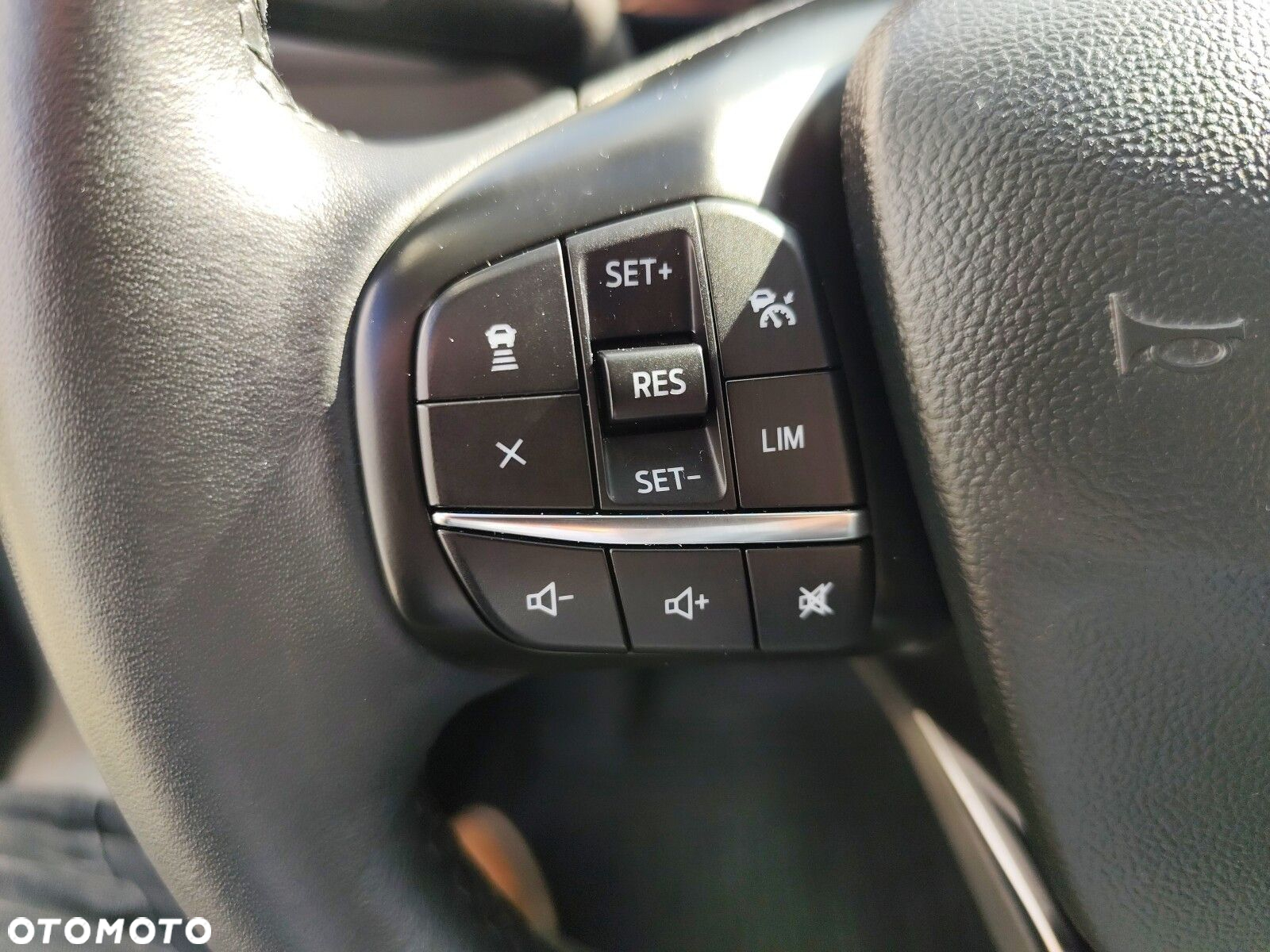 Ford Kuga - 22