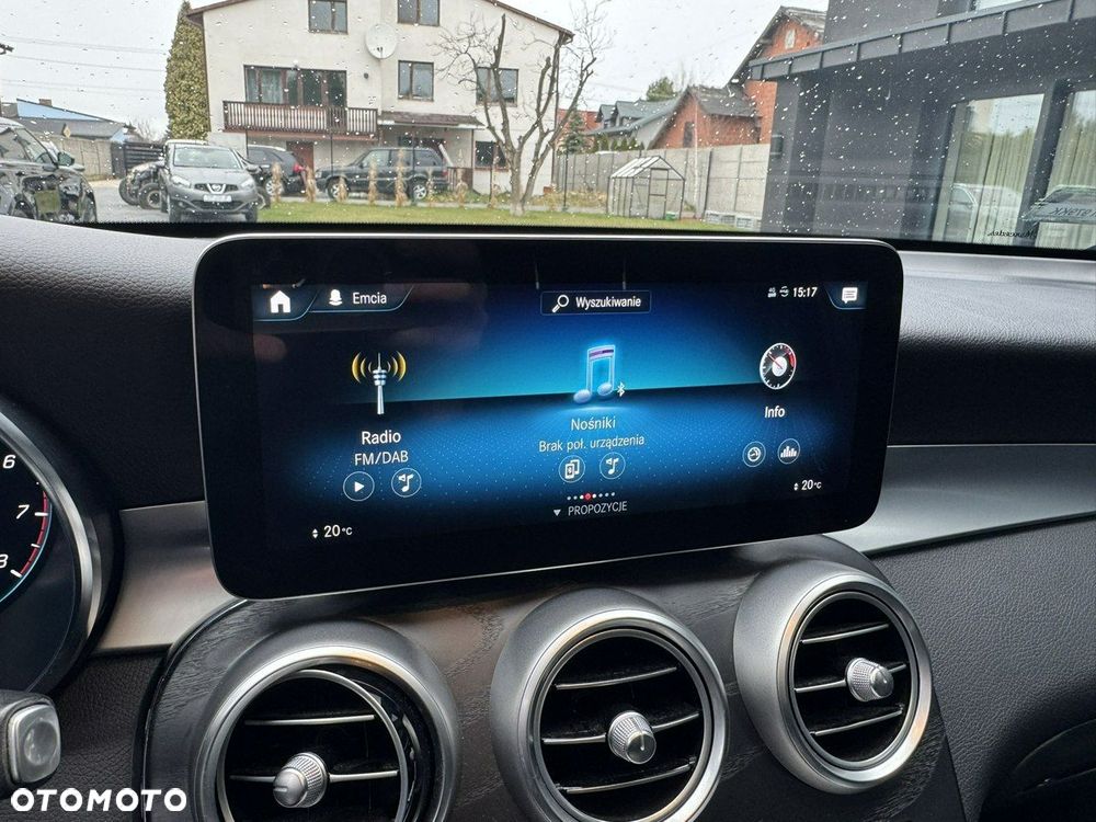 Mercedes-Benz GLC 300 4Matic 9G-TRONIC AMG Line Plus - 24