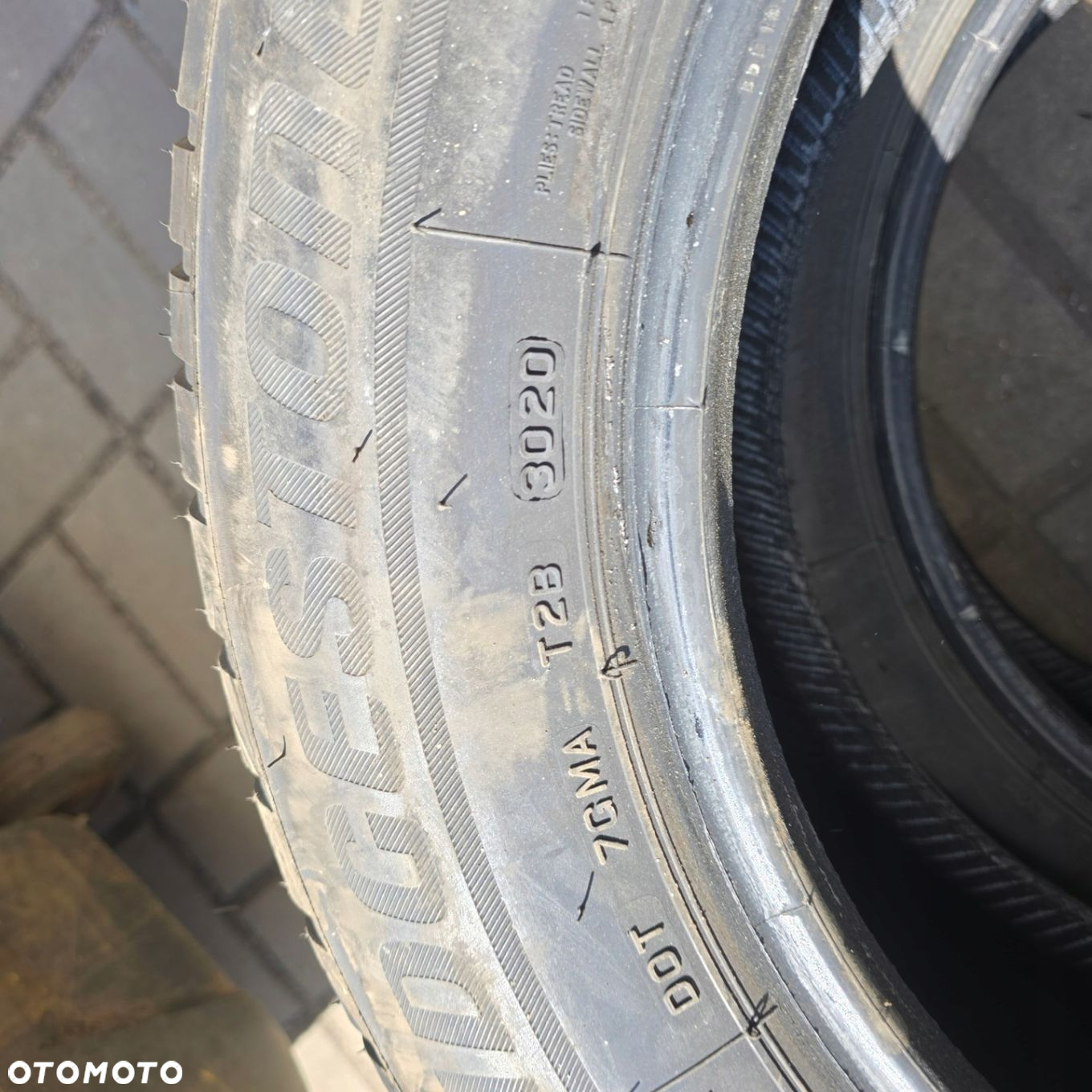 BRIDGESTONE BLIZZAK LM001 205/65R16 95H 7.5mm 2X - 6