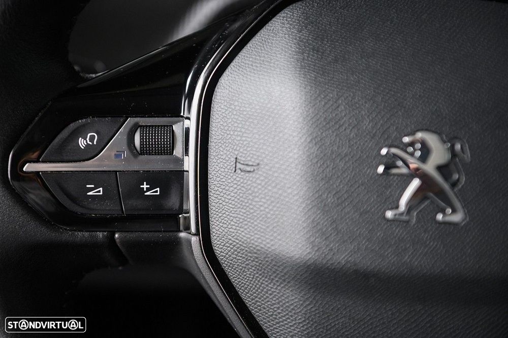 Peugeot e-2008 50 kWh Allure Pack - 33