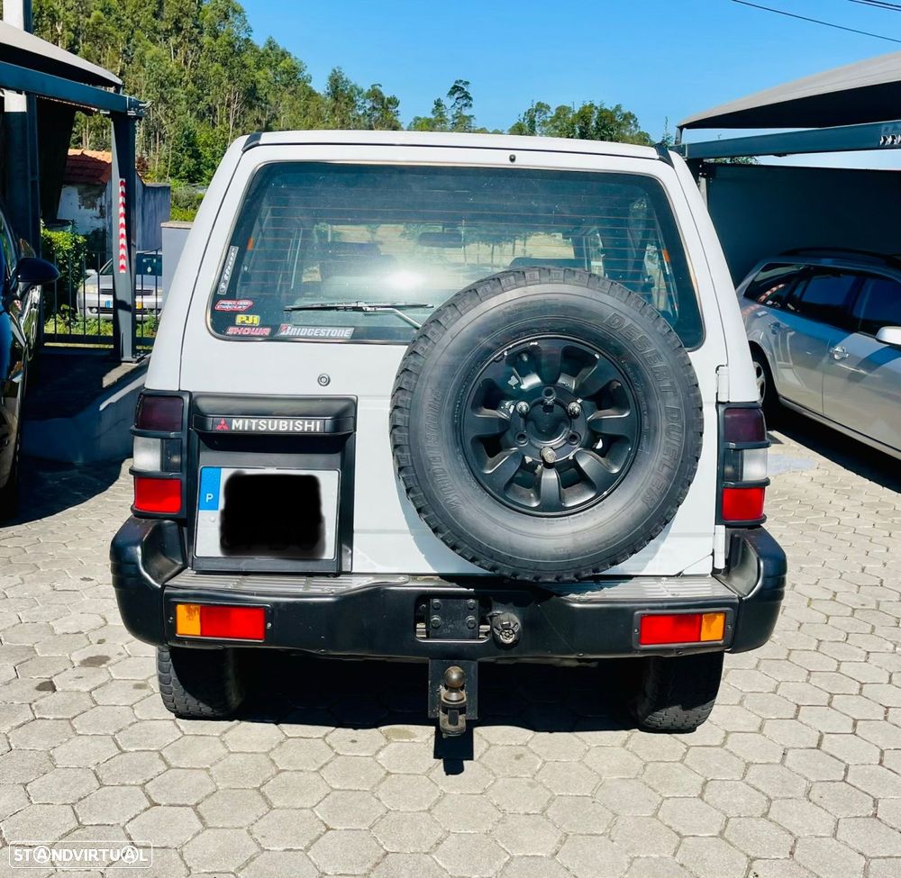 Mitsubishi Pajero - 2