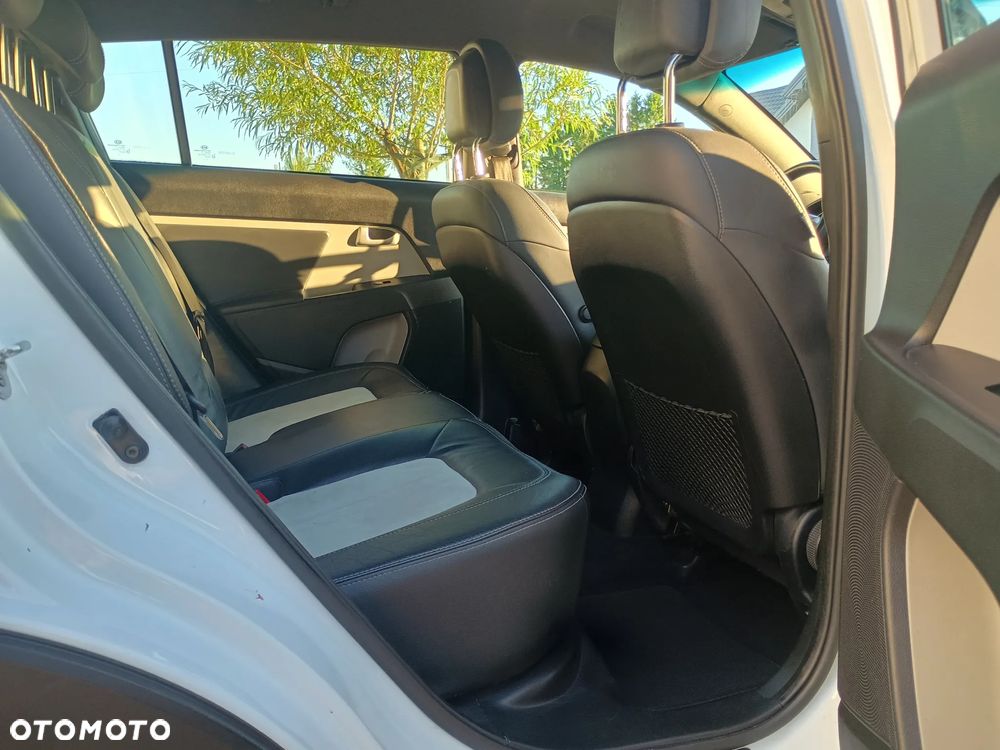 Kia Sportage 1.7 CRDI 2WD Attract - 24