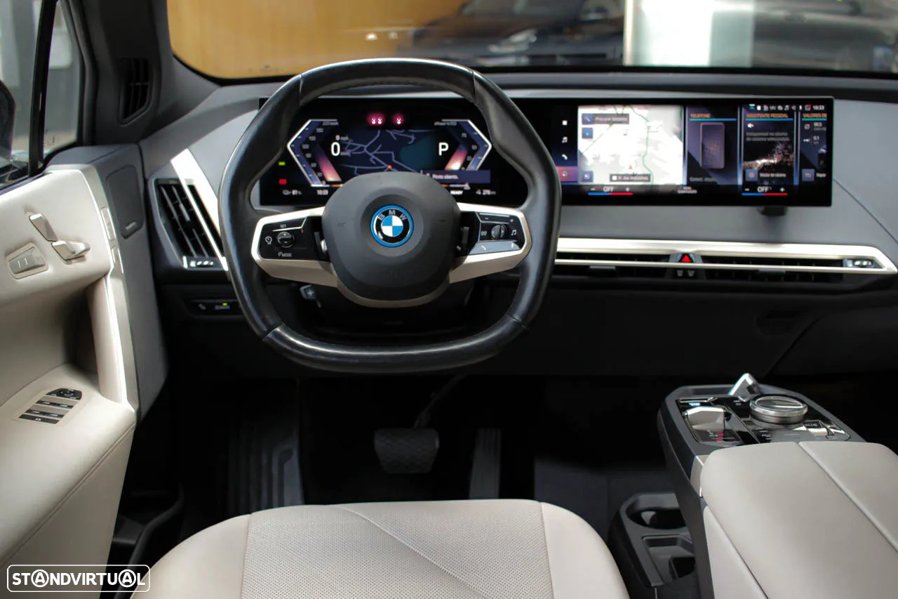 BMW iX xDrive 40 - 11
