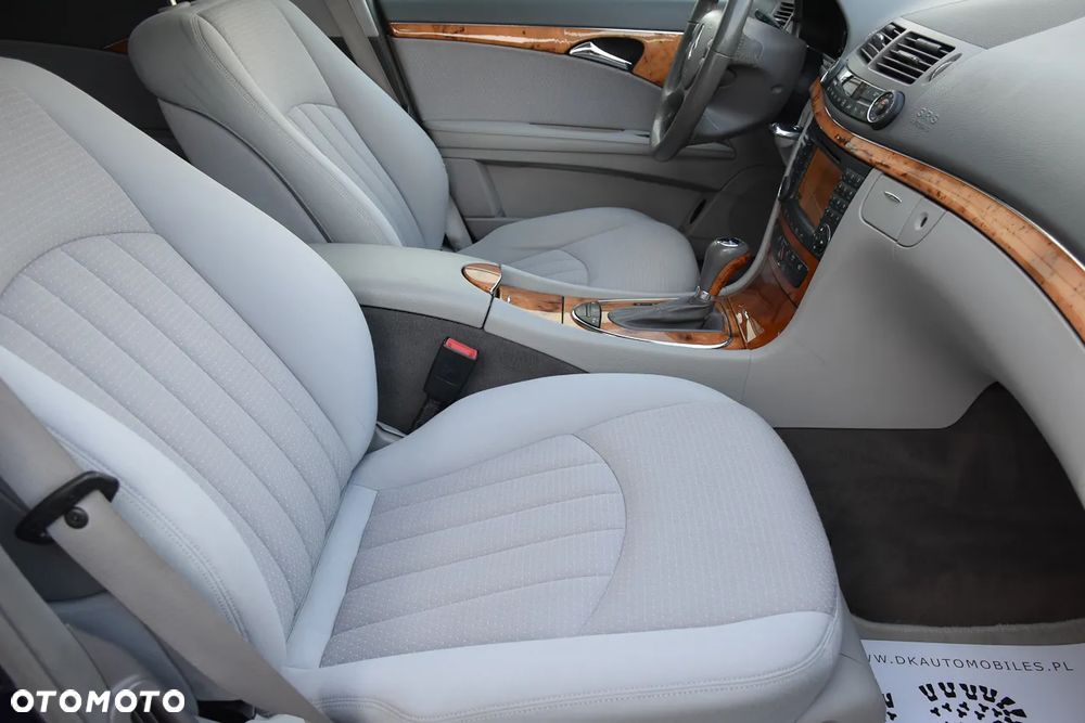 Mercedes-Benz Klasa E 500 4-Matic Avantgarde - 26