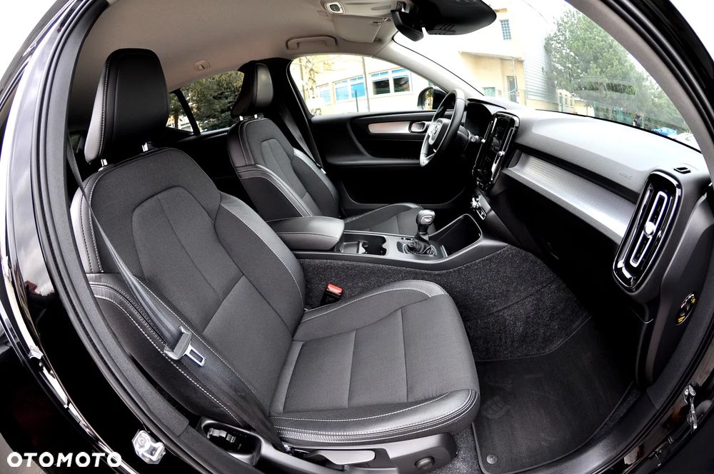 Volvo XC 40 D3 Momentum Pro - 19