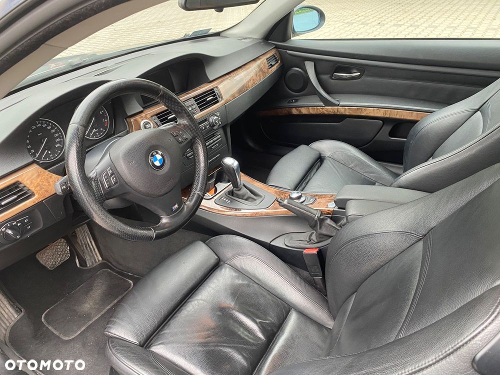 BMW Seria 3 320i - 4