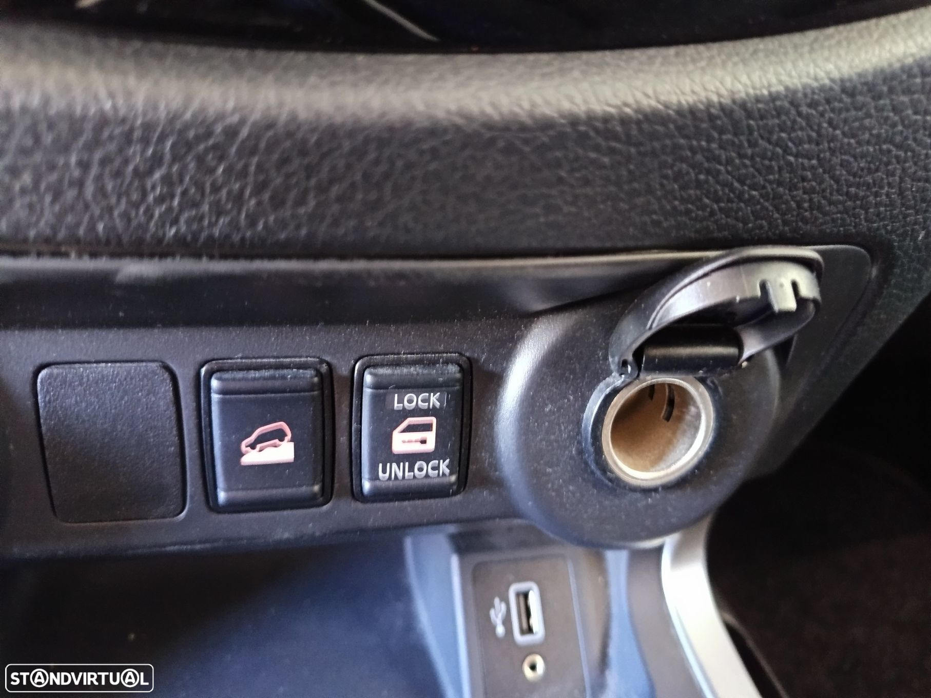 Nissan Navara 2.3 dCi CD 4WD N-Connecta - 24