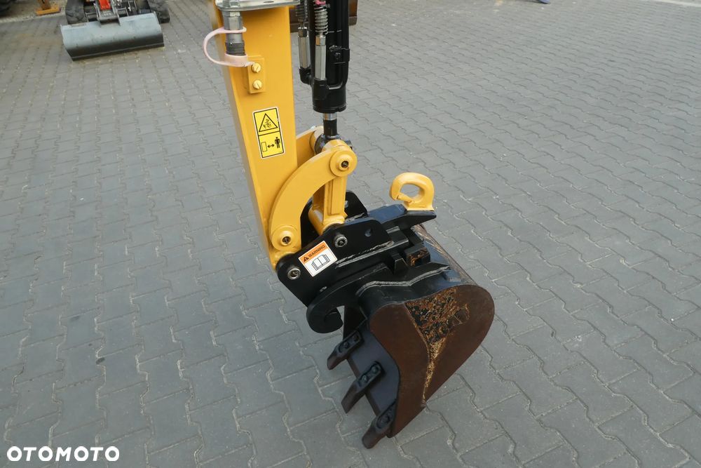Caterpillar 301,8 KLIMATYZACJA - 17