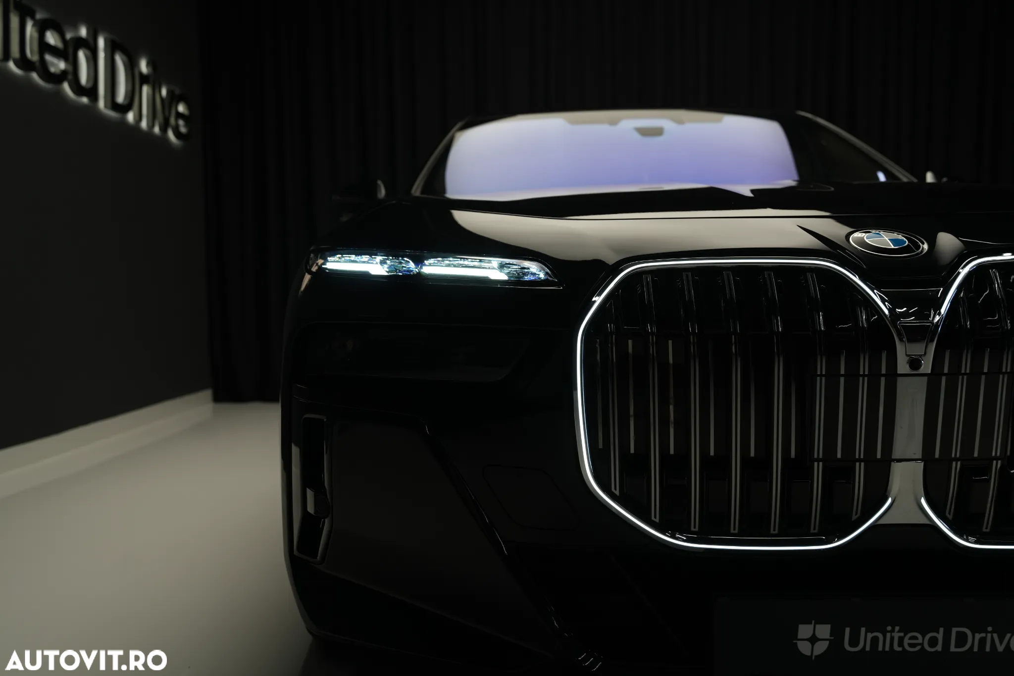 BMW Seria 7 740d xDrive MHEV - 4