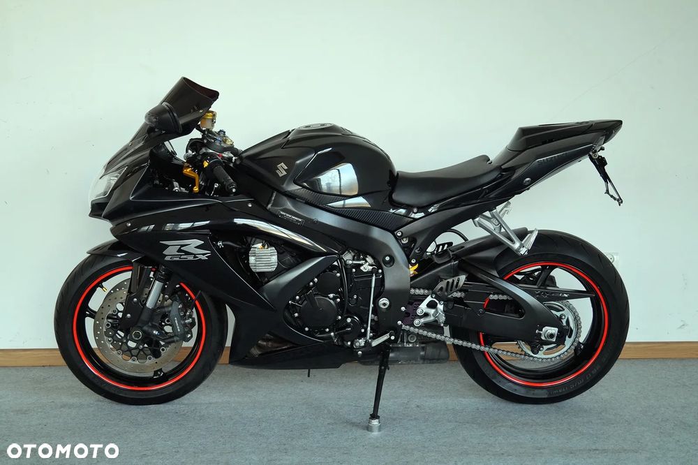 Suzuki GSX-R - 6
