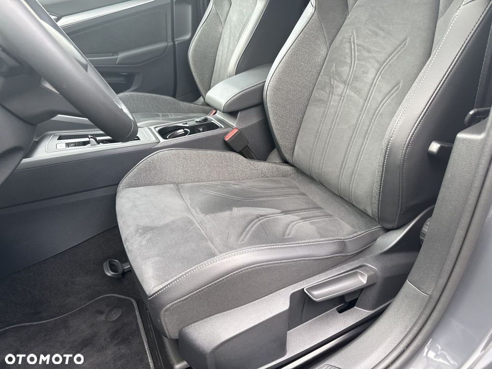 Volkswagen Golf Variant - 11