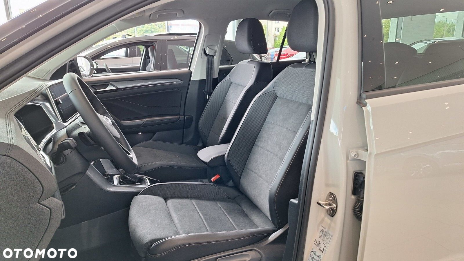 Volkswagen T-Roc - 18