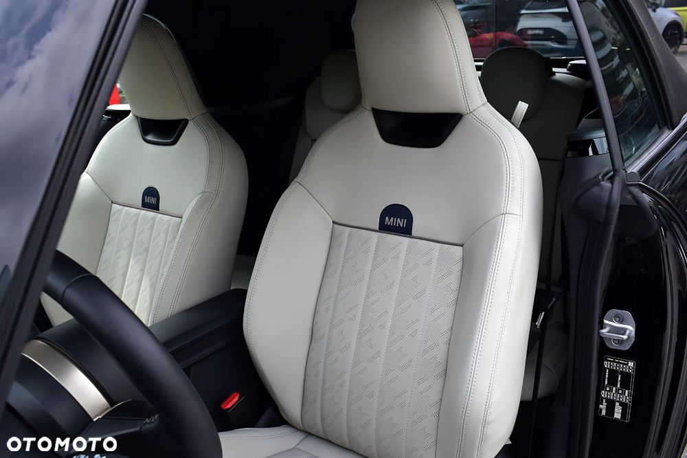 MINI Cooper S John Works Trim - 8
