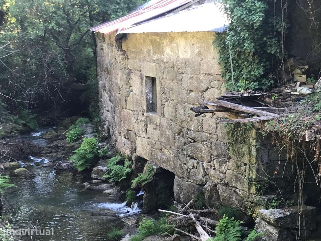Moinho e Casa em Pedra | Frente Rio | Valdreu – Vila Verde