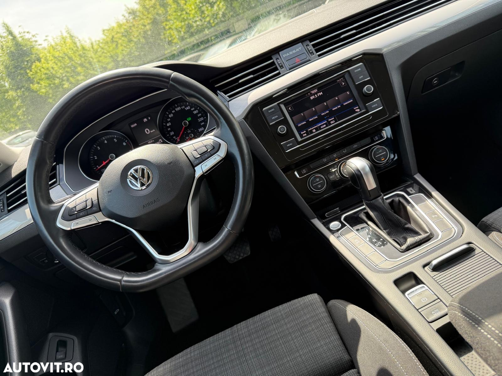Volkswagen Passat - 11