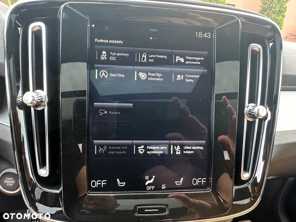 Volvo XC 40 D3 Momentum Pro - 25