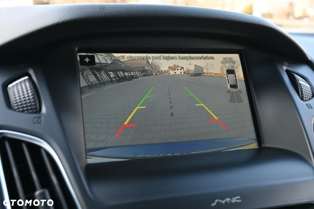 Ford Focus SW 1.5 EcoBoost S&S ST-LINE - 38