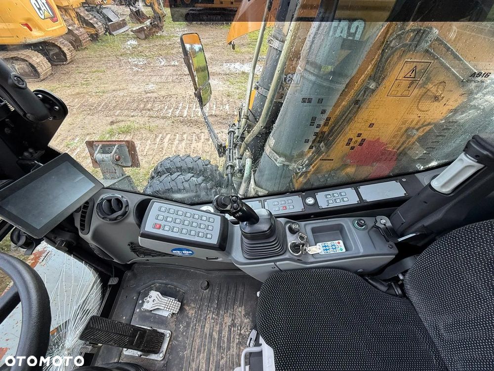 Liebherr A 916 Litronic, 2019 ROK, PODPORY + PŁUG, 6100 MTH - 7