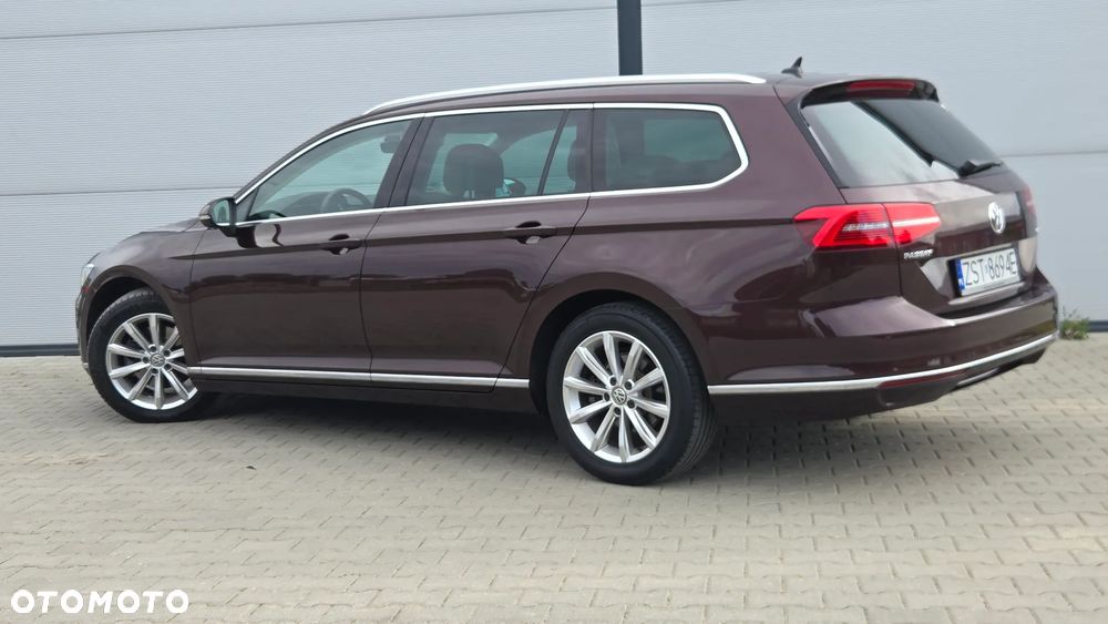 Volkswagen Passat Variant 2.0 TDI DSG (BlueMotion Technology) Highline - 23