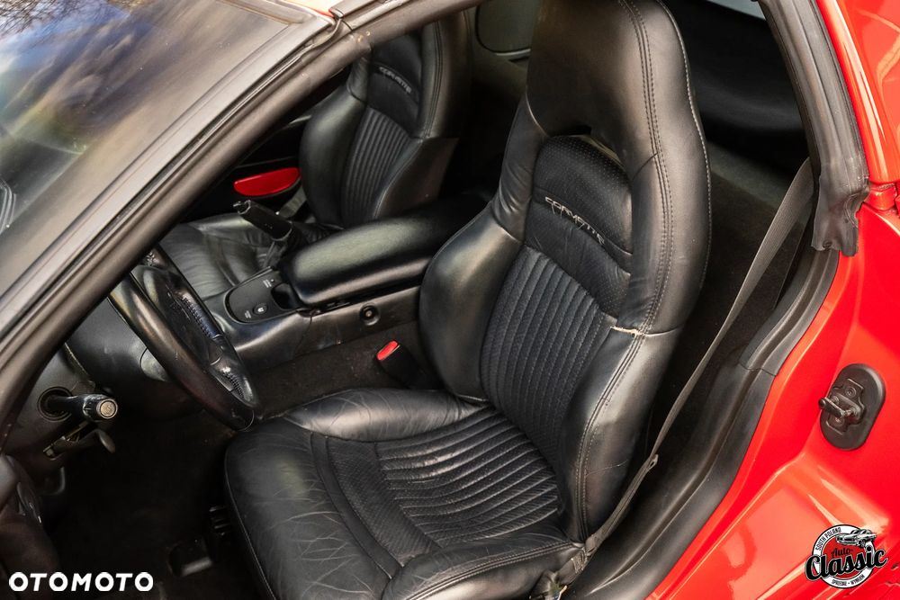 Chevrolet Corvette - 11