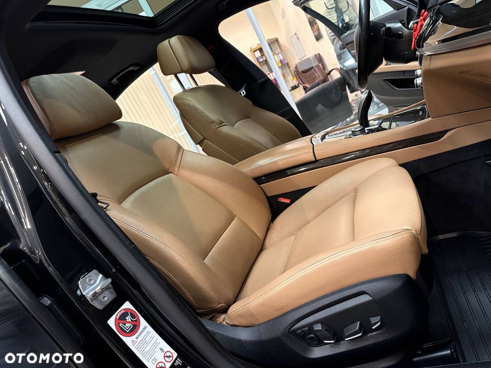 BMW Seria 7 730d Edition Exclusive - 36