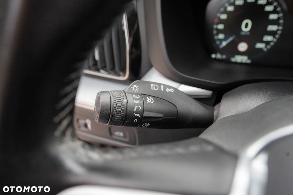 Volvo XC 60 D4 Geartronic Momentum Pro - 12