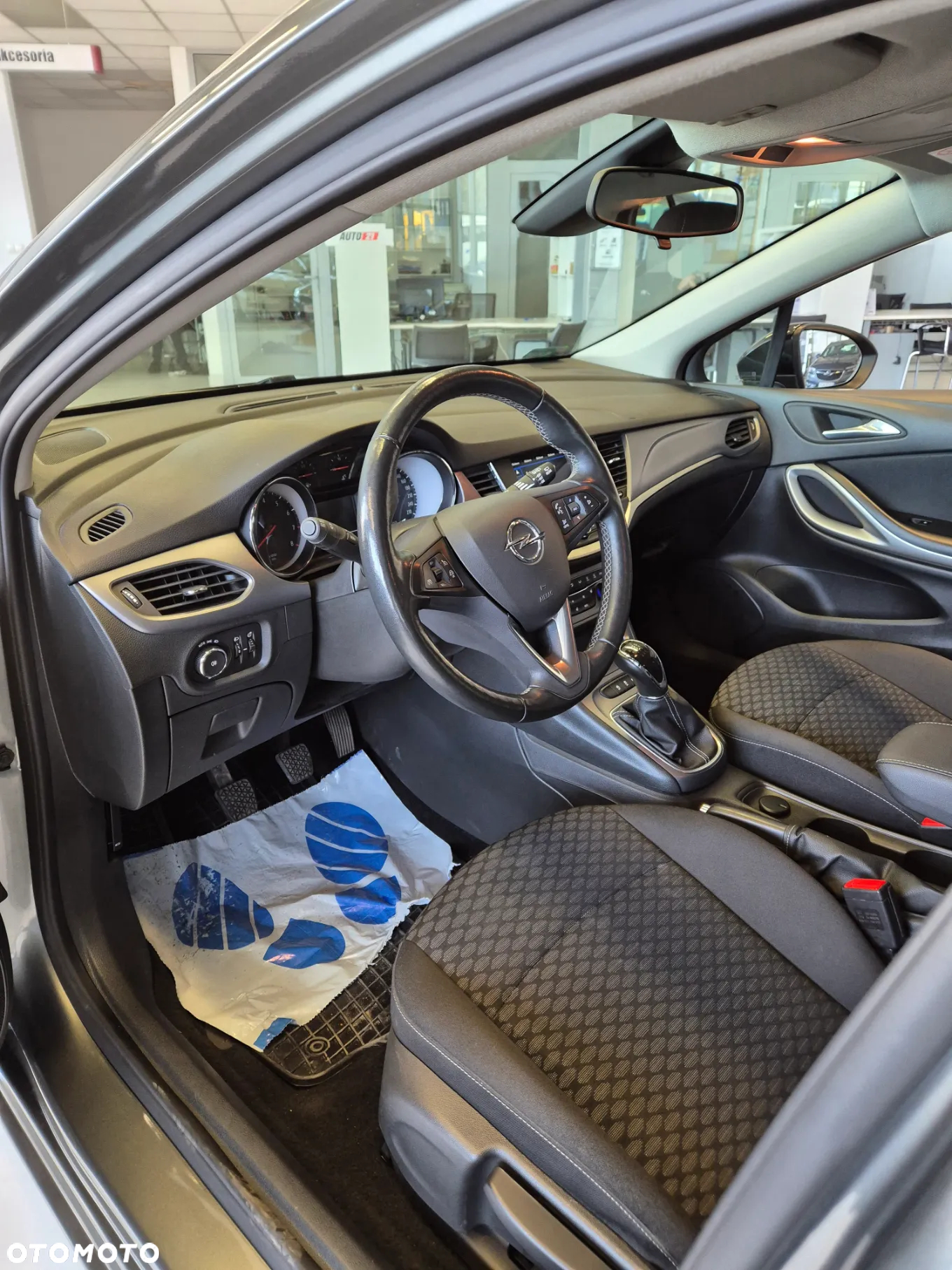 Opel Astra V 1.2 T Elegance S&S - 10