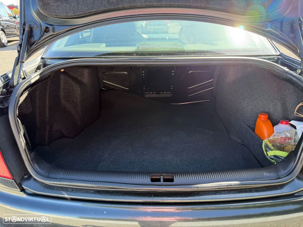 Audi A4 1.9 TDI Confort - 21