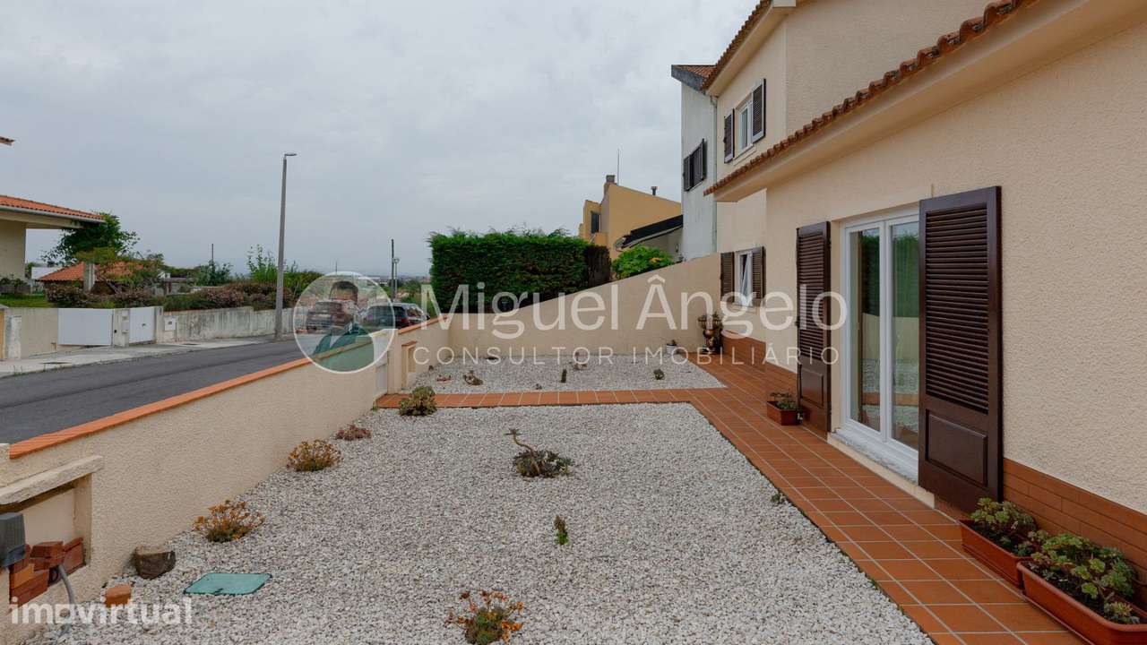 Moradia T3 com jardim, garagem e excelente espaço exterior na Torreira - Grande imagem: 3/33