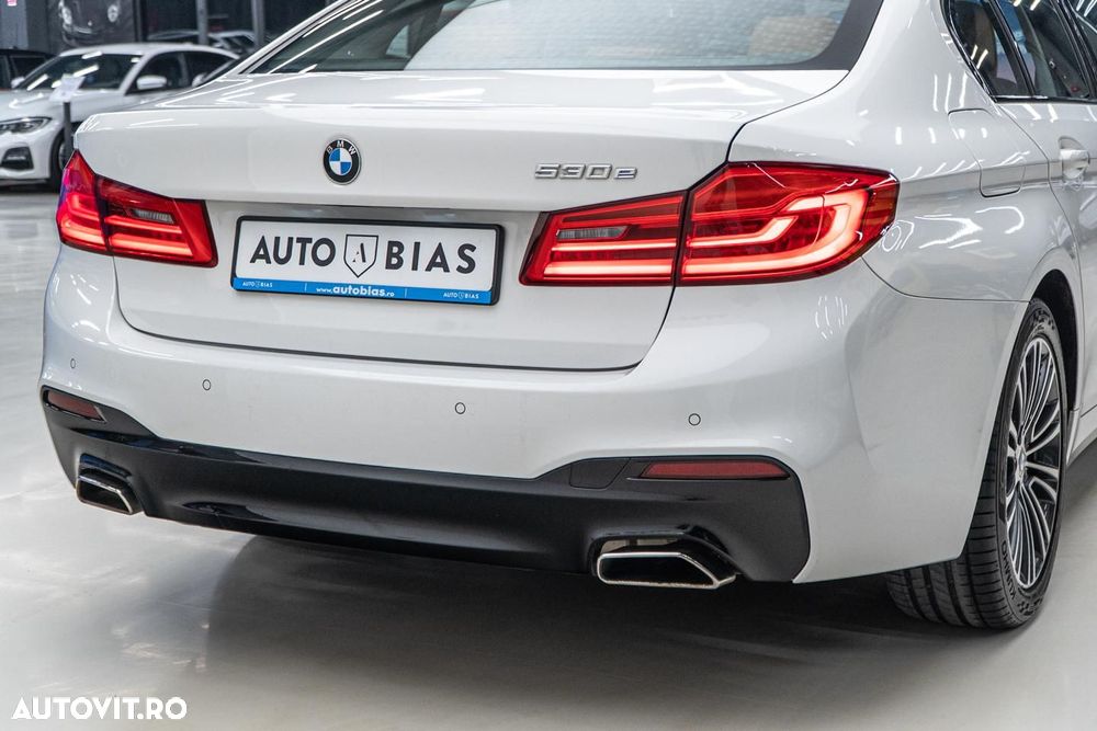BMW Seria 5 530e iPerformance Aut. Sport Line - 13