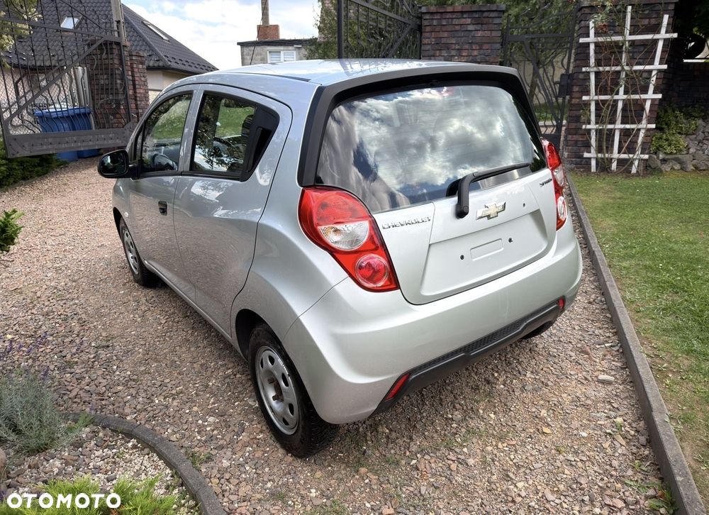 Chevrolet Spark 1.0 + - 10