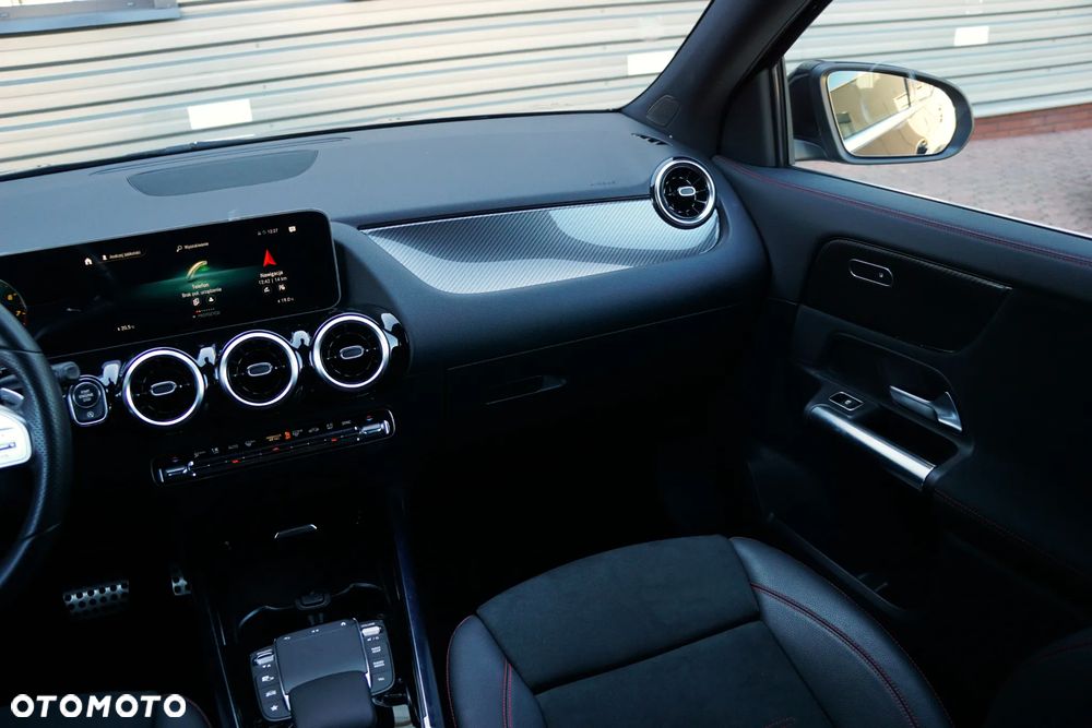 Mercedes-Benz GLA 200 AMG Line - 18