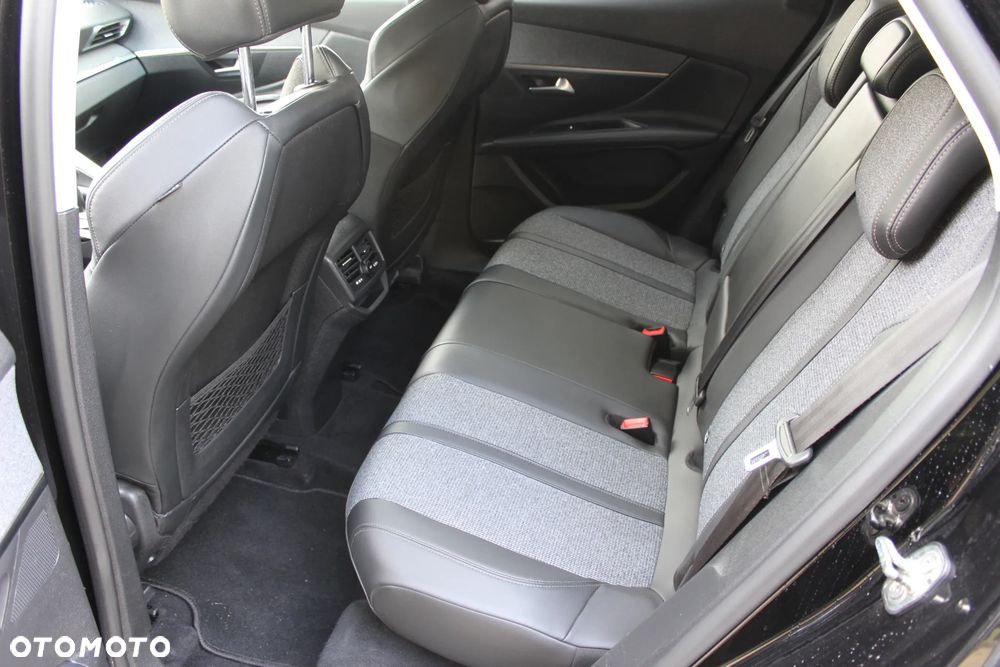 Peugeot 3008 1.2 PureTech Allure S&S - 21