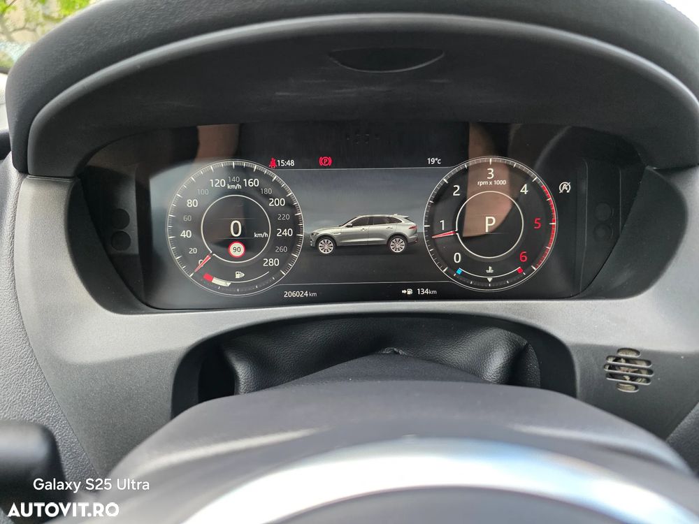 Jaguar F-Pace 20d AWD Pure - 11