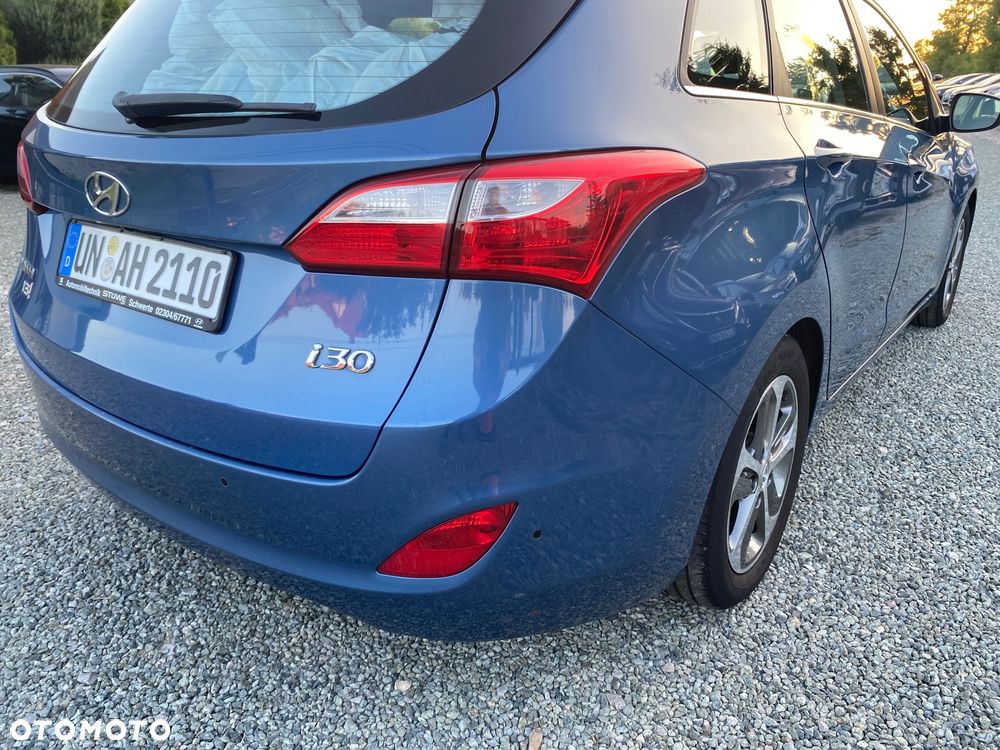 Hyundai i30 blue Kombi 1.4 YES Gold - 11