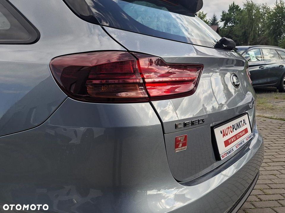 Kia Ceed - 8