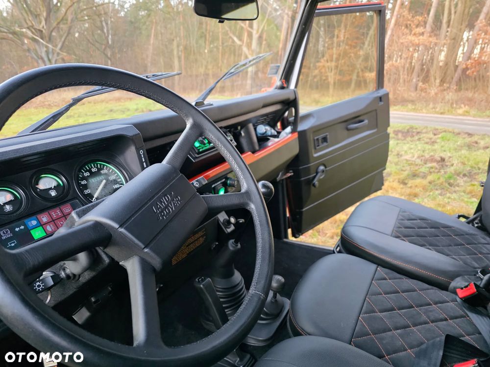Land Rover Defender - 29