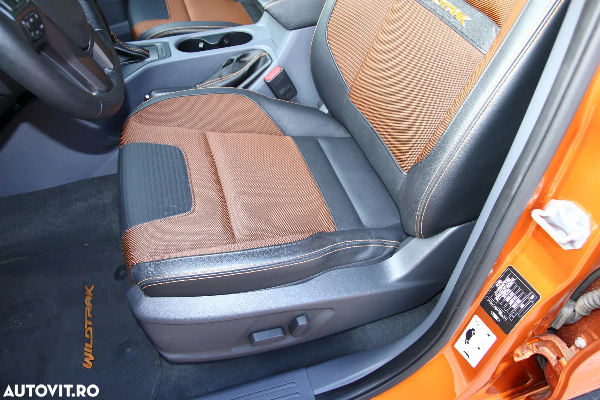 Ford Ranger Pick-Up 3.2 TDCi 4x4 Cabina Dubla WILDTRACK Aut. - 16