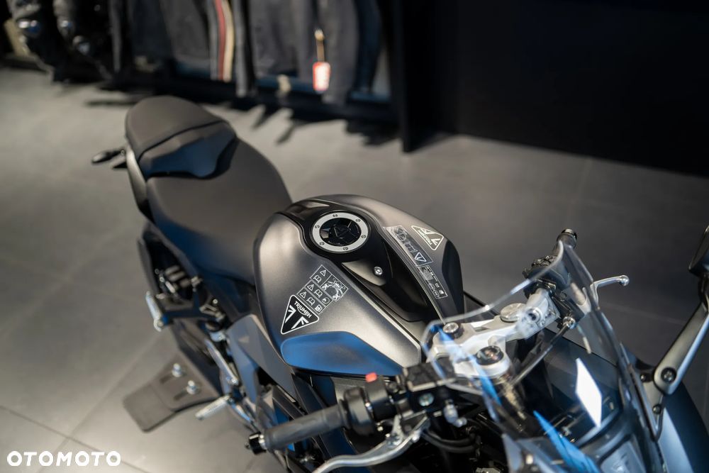 Triumph Daytona - 25