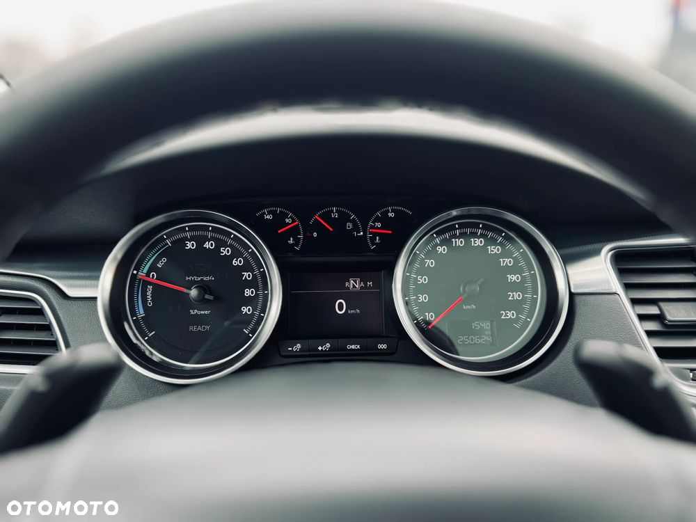 Peugeot 508 RXH Hybrid4 - 37